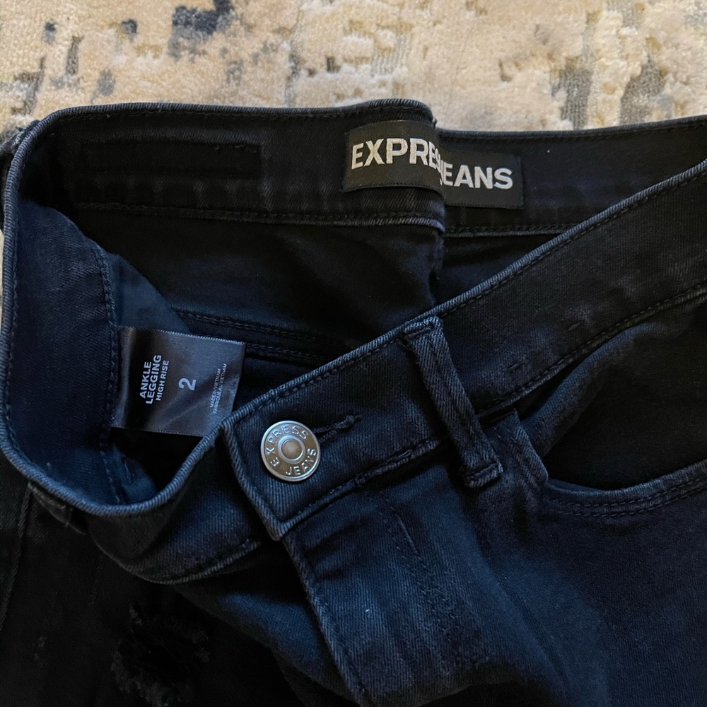 EXPRESS BLACK RIPPED JEANS - Picture 2 of 3